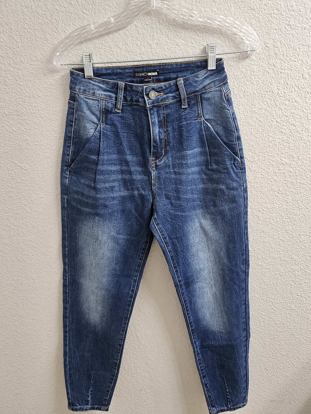 Fashion Nova Woma Size 1 Blue Jeans NWT